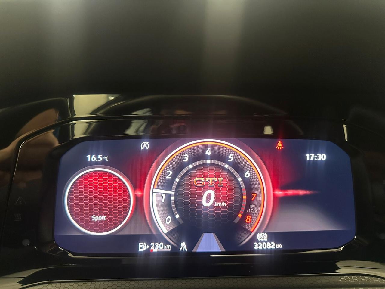 Volkswagen Golf GTI 2.0 TSI