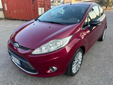 FORD Fiesta + 1.4TDCi 68CV neopatentati perfetta di meccanica