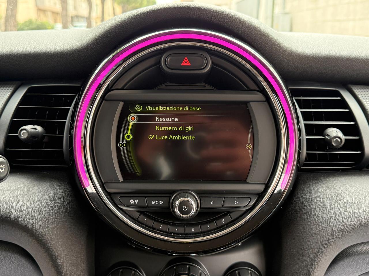 Mini 1.5 One D 95CV 5P *LUCI LED AMBIENT – 2016