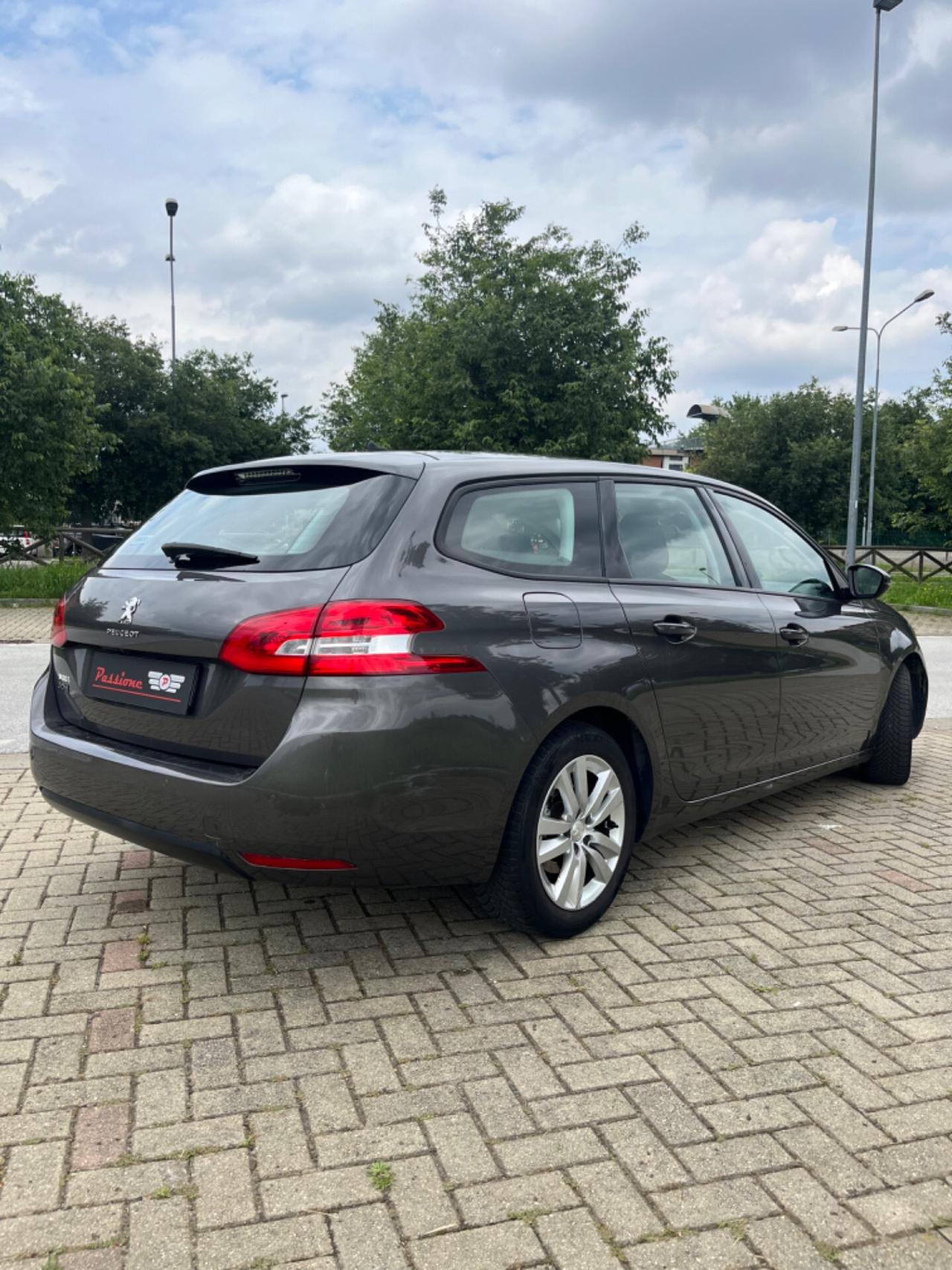 Peugeot 308 BlueHDi 130 S&S SW Allure