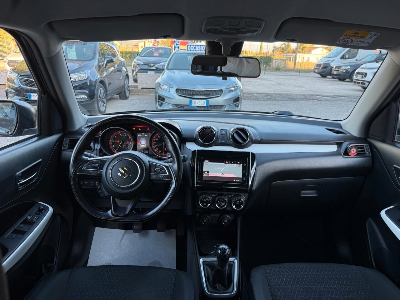 "UNA CHICCA" Suzuki Swift 1.2 Hybrid Top + GPL