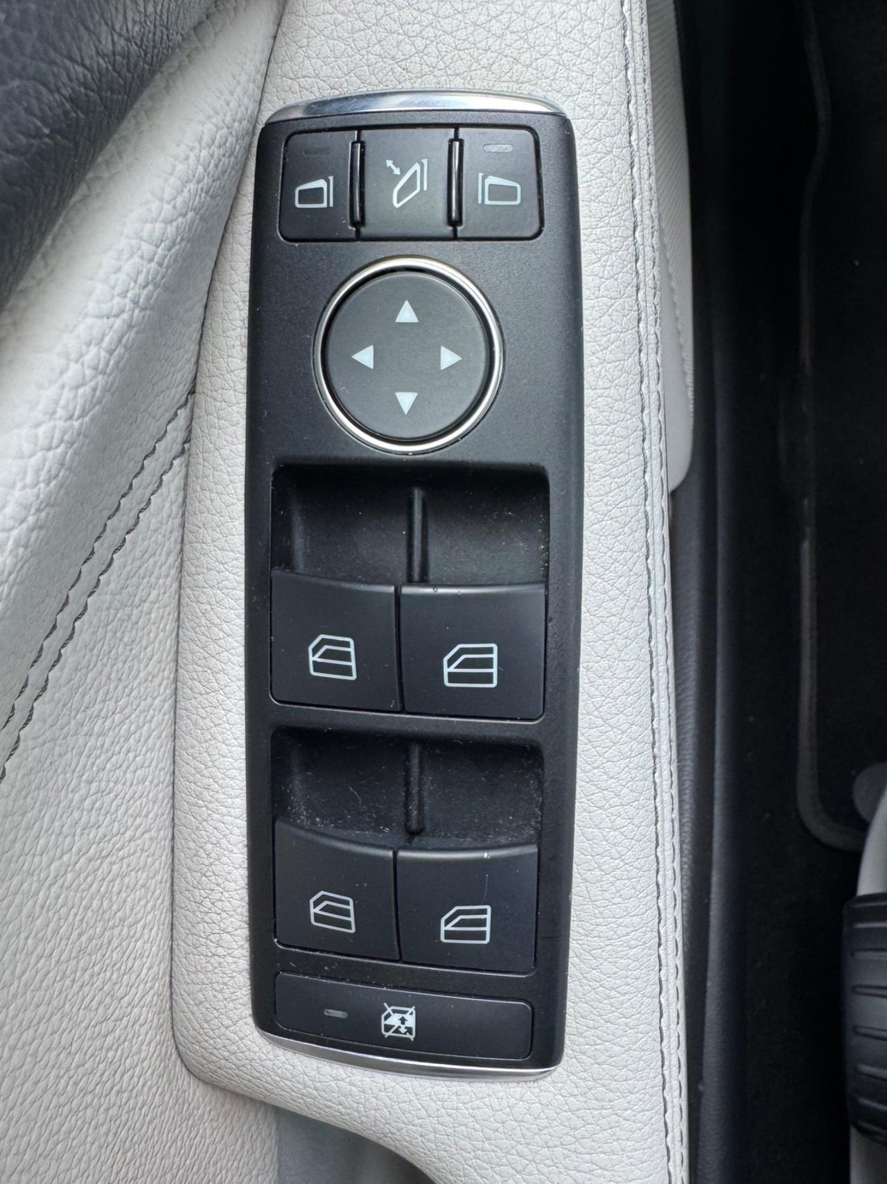 Mercedes-benz A CAMBIO AUTOMATICO/UNICO PROPRIETARIO