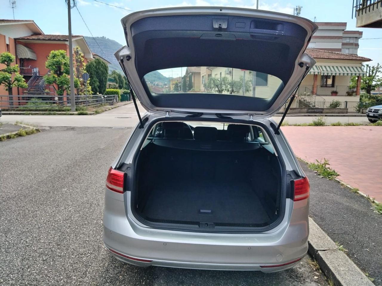 Volkswagen Passat Comfortline 1.6 TDI
