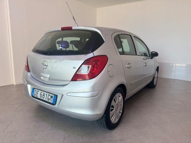 OPEL Corsa 1.2 5 porte Cosmo
