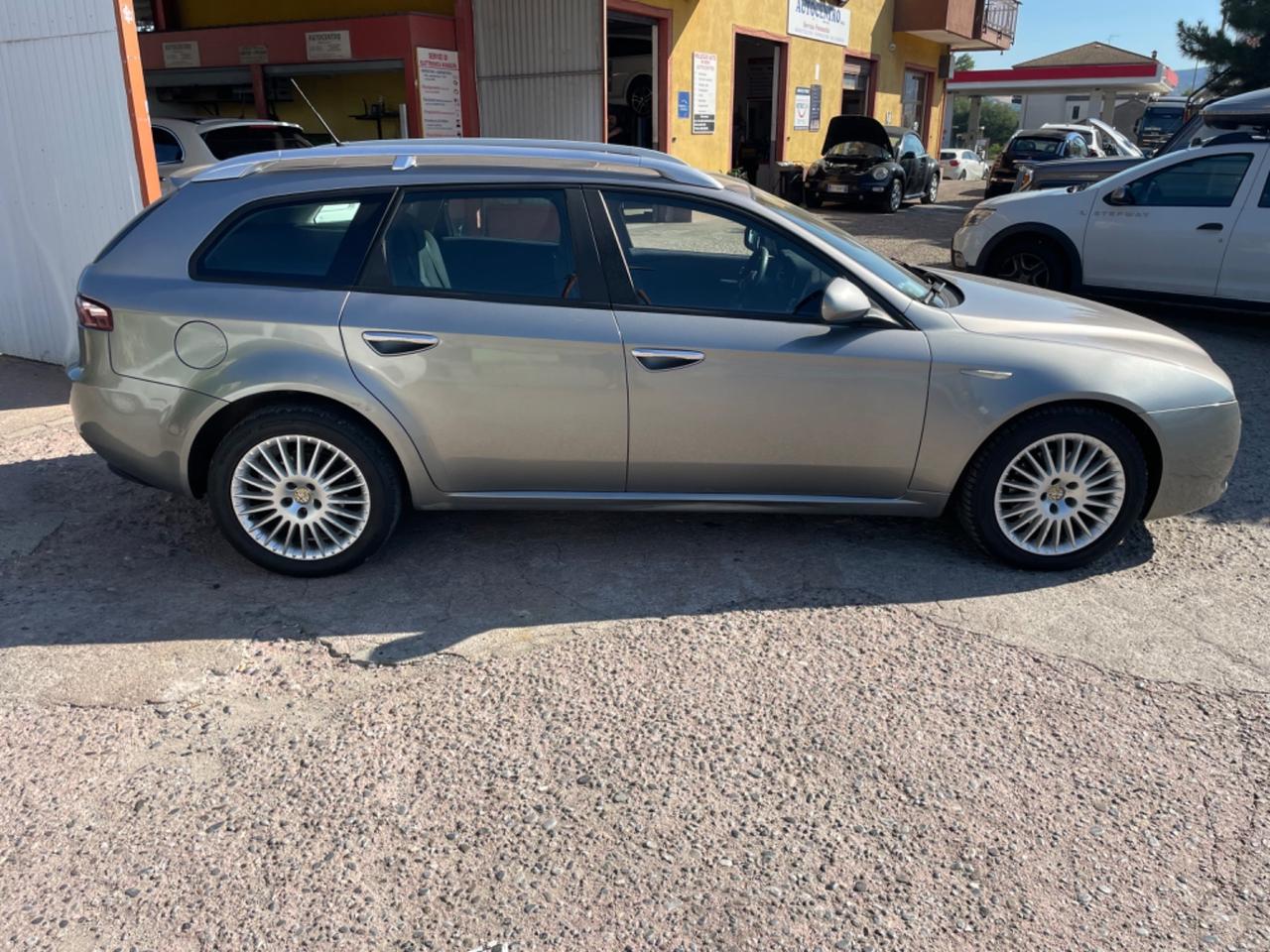 Alfa Romeo 159 1.9 JTDm 16V Sportwagon Exclusive