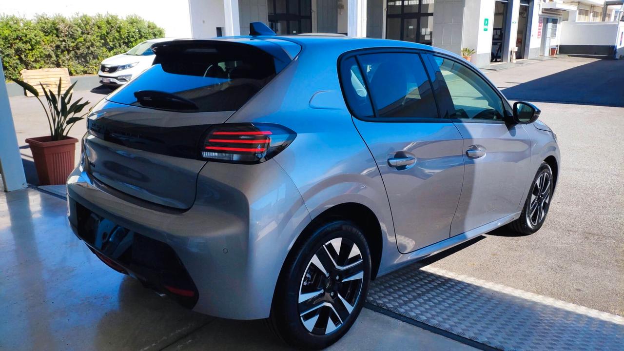 Peugeot 208 Allure 1200 Benz 100 CV Km0