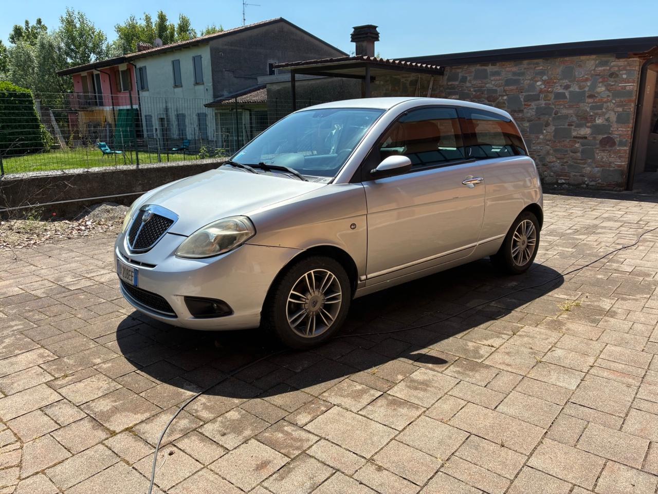 Lancia Ypsilon 1.3 MJT 75 CV Modamilano