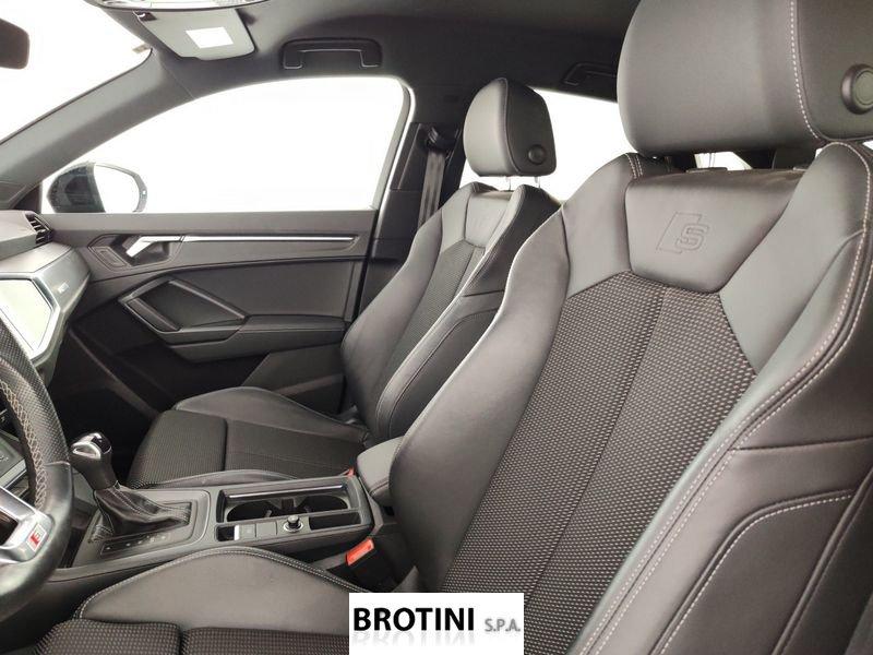 Audi Q3 Sportback 45 TFSI e S tronic Identity Black