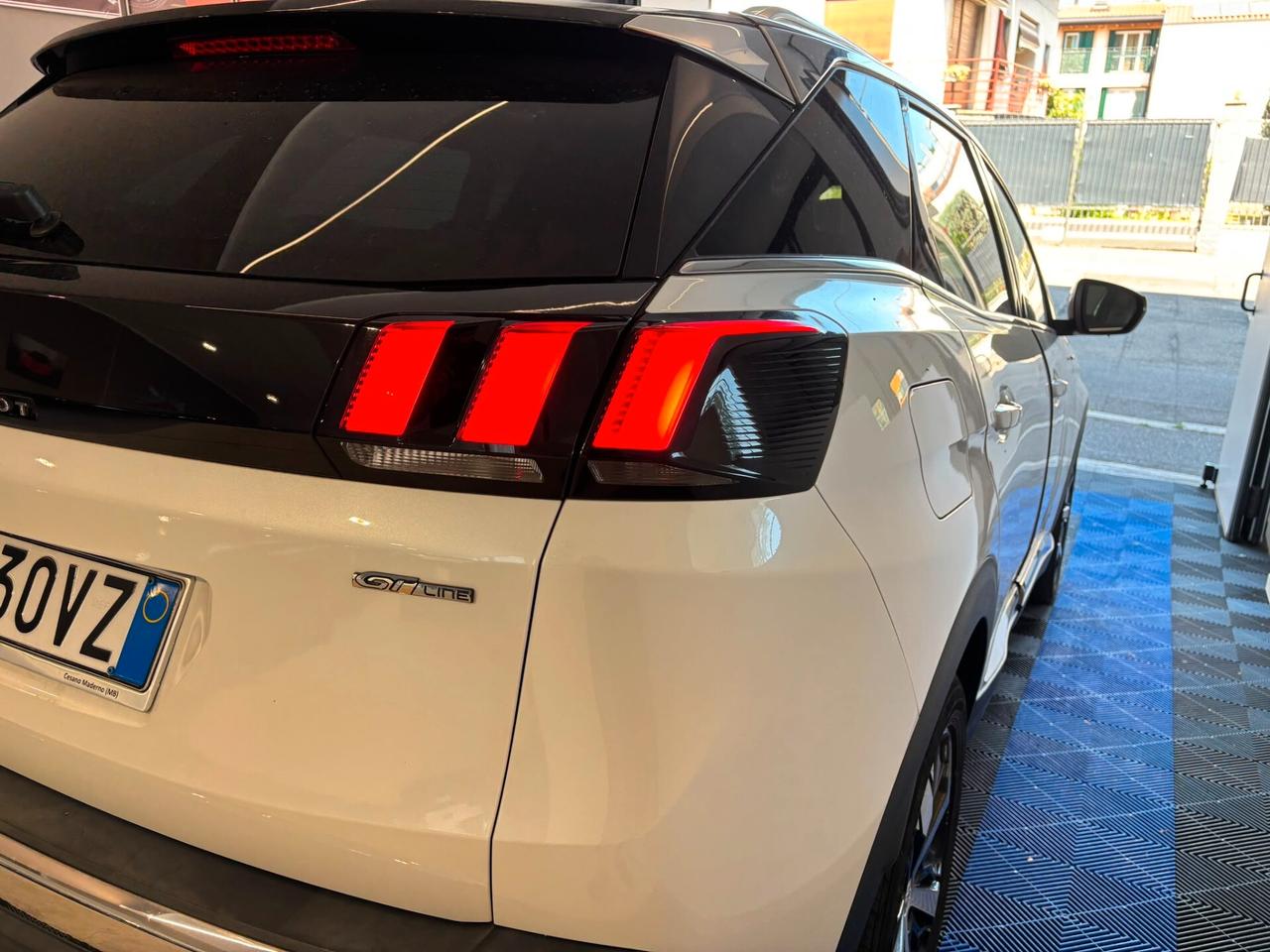 PEUGOET 3008 1.6 HDI 120 CV AUTOMATICA GT LINE TETTO PANORAMICO