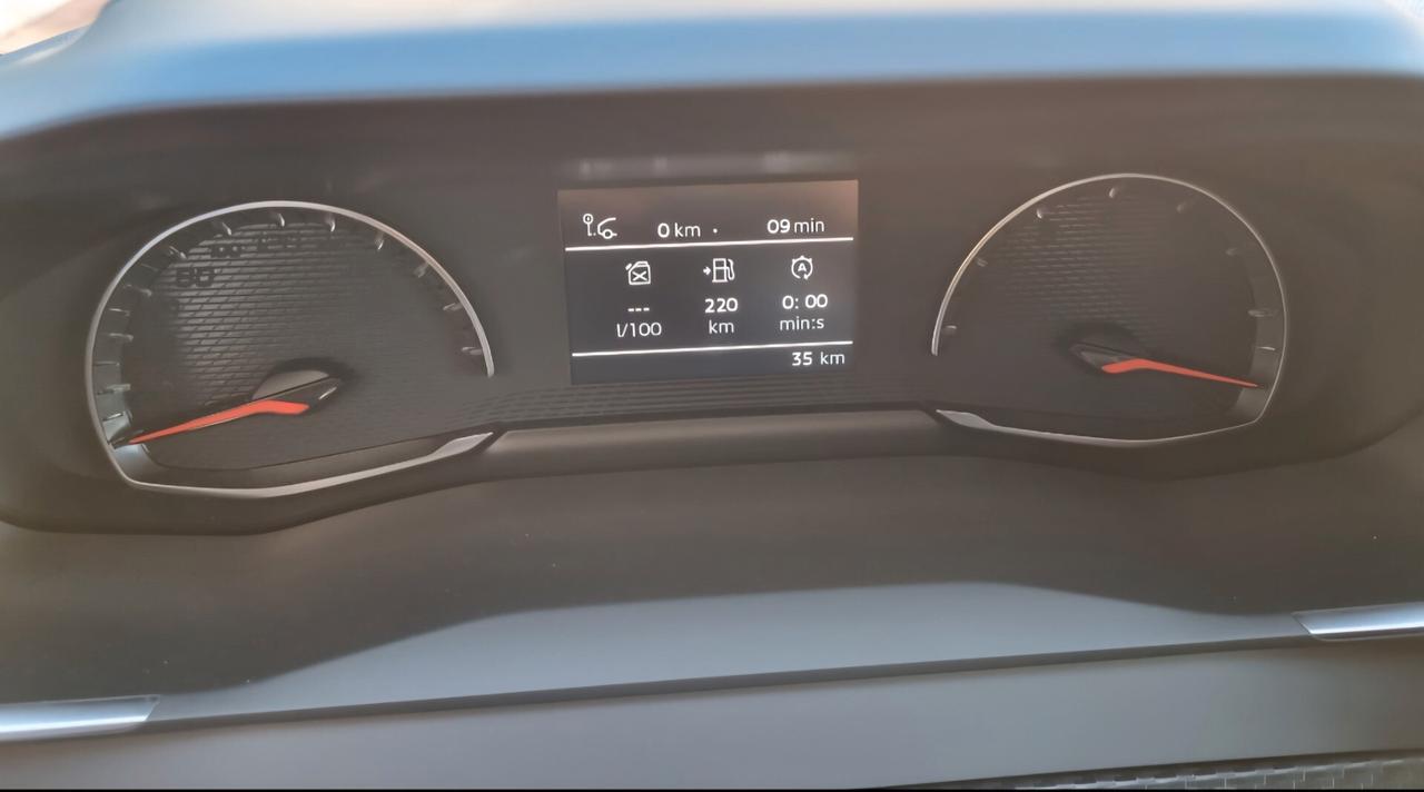 Peugeot 208 1.2 PURETECH STYLE S&S KM ZERO 100 CV PER NEOPATENTATI