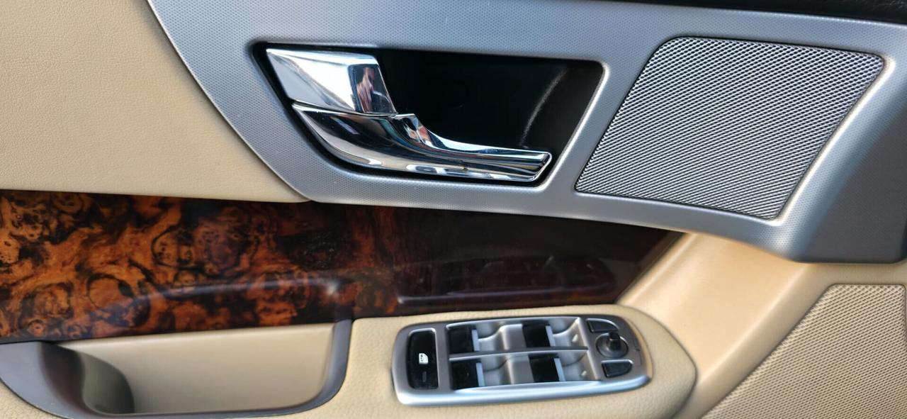 Jaguar XF 3.0 D V6 full optional