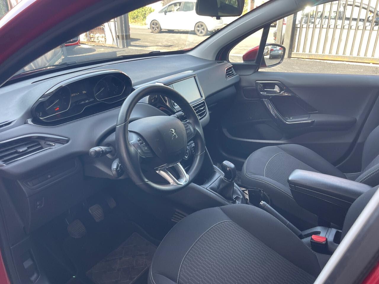 Peugeot 208 PureTech 82 5 porte Allure - Tutto incluso