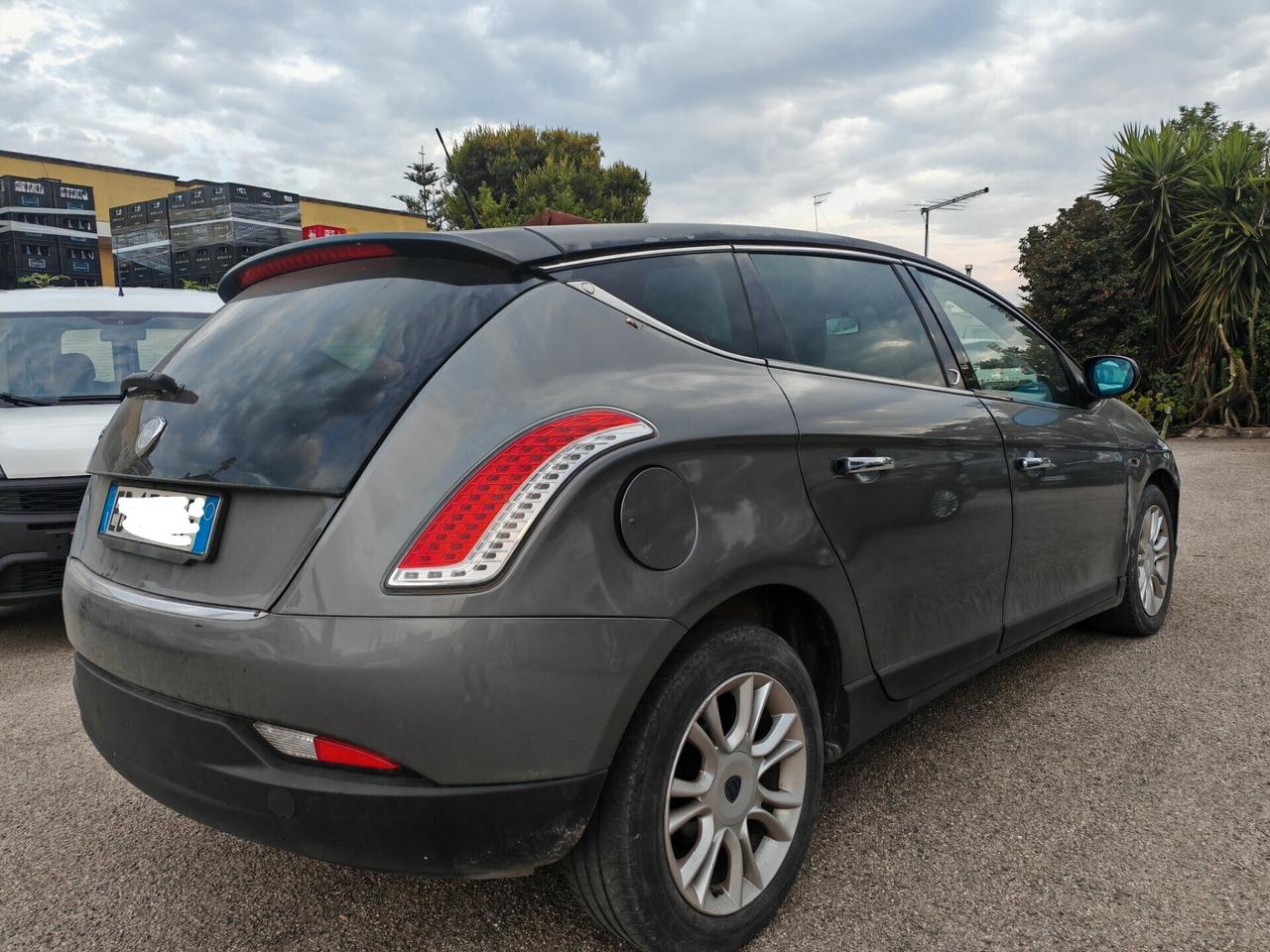 Lancia Delta 1.6 MJT Platino full optional 2010