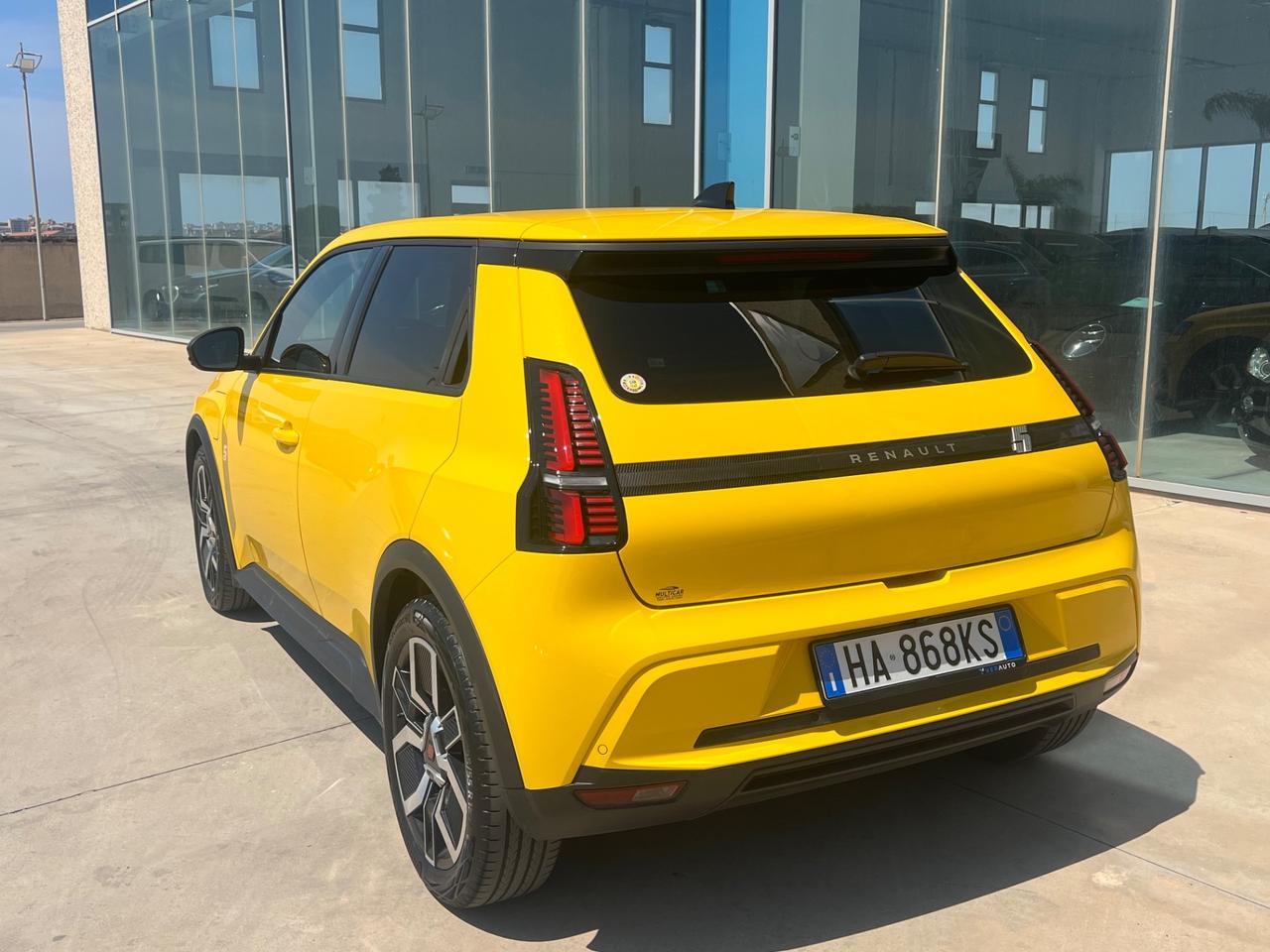 Renault 5 E-Tech Electric 120 CV Urban Range Techno - possibilità noleggio no scoring