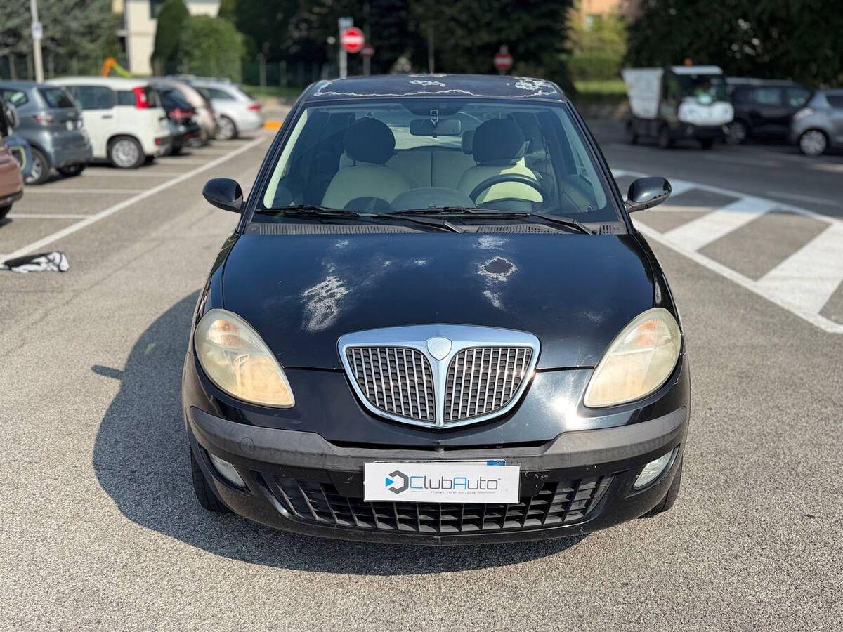 Lancia Ypsilon 1.2 8v