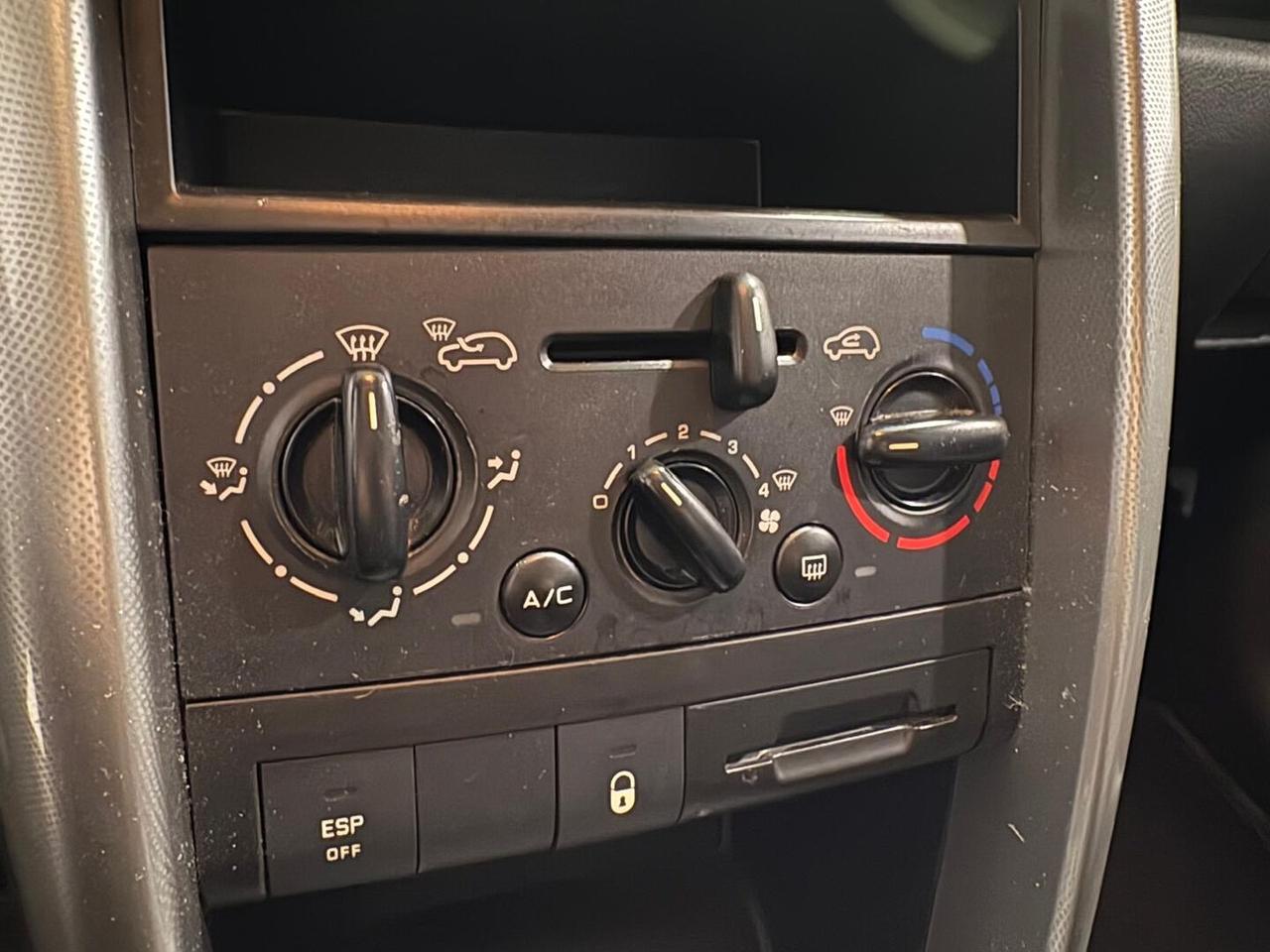 Peugeot 207 Station Wagon 1.4 vti 16v XS Ciel