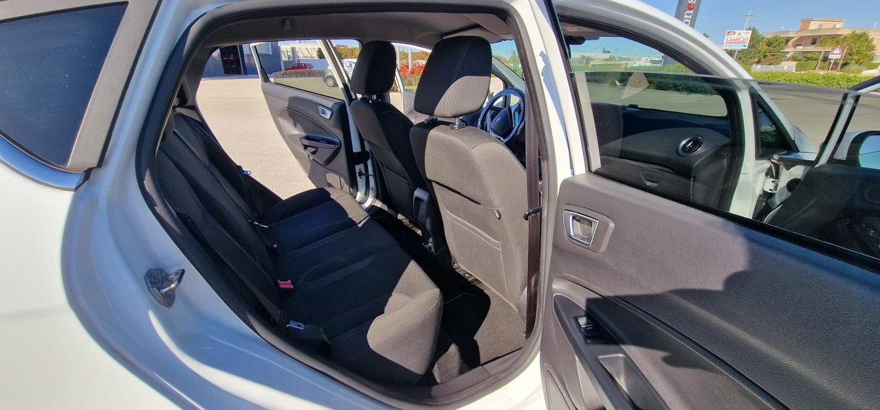 Ford Fiesta 1.2 60CV Black & White Edition 2015