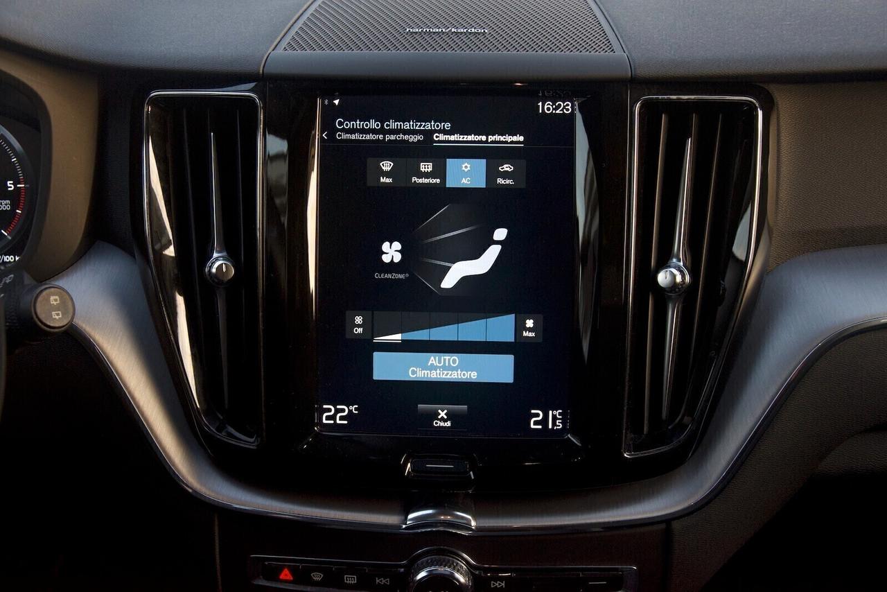 Volvo XC60 B4 Diesel 197cv Aut. Momentum Pro