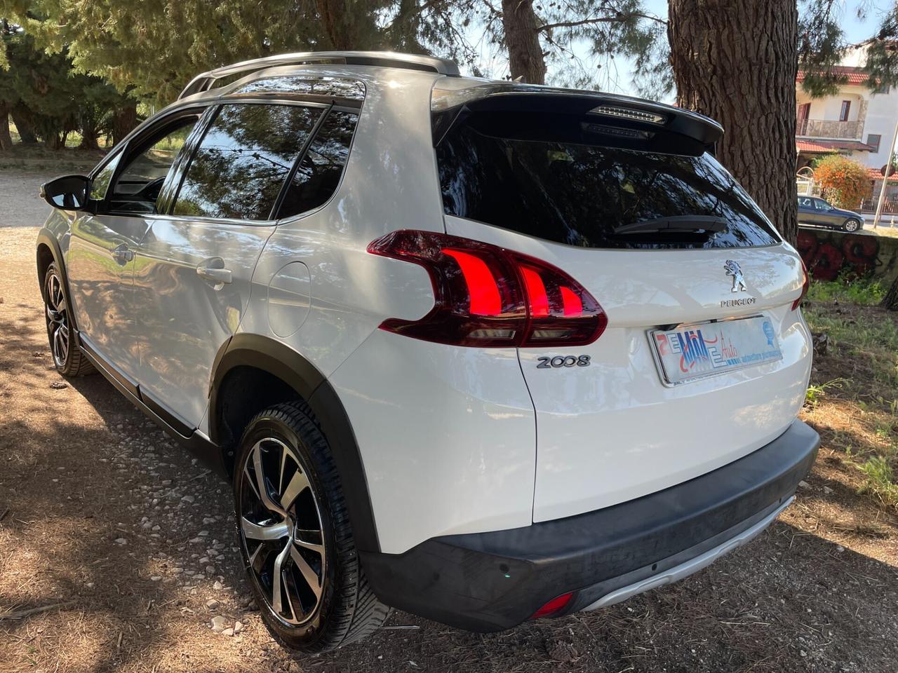 Peugeot 2008 BlueHDi 100 Allure