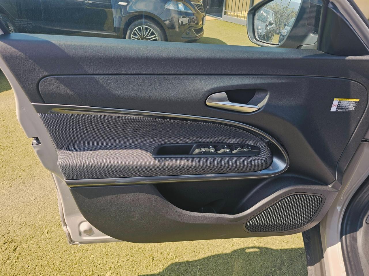 Fiat 600 Hybrid 145 CV ICON