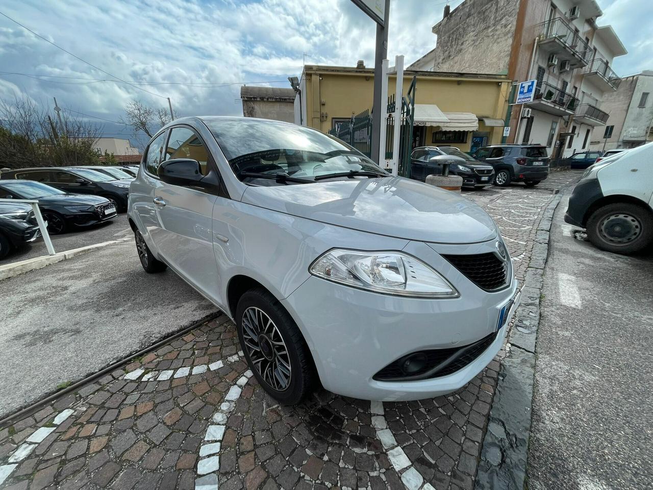 Ypsilon 1.2 69 CV 5 porte GPL Ecochic Gold