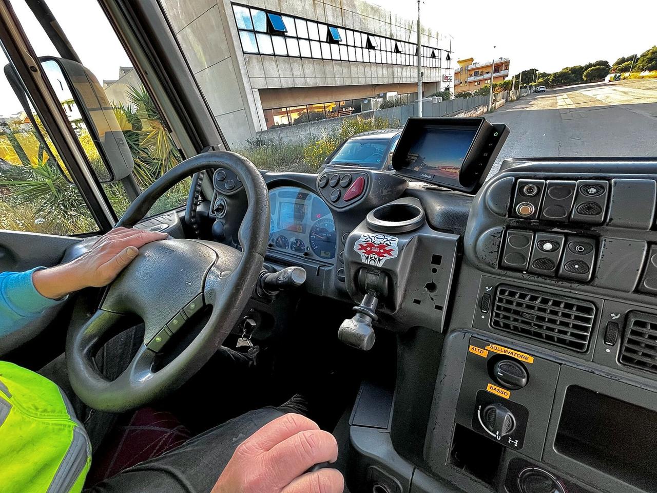 Iveco Stralis 310 3 assi compattatore 2004