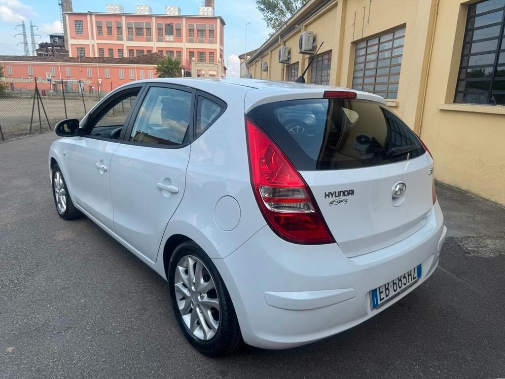 Hyundai i30 1.4 16V 109CV 5p. BlueDr. GPL Active
