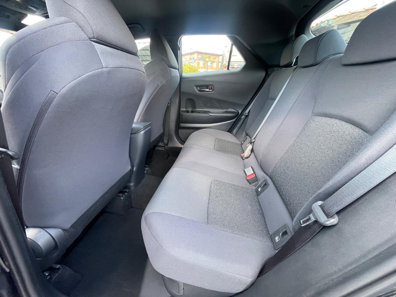 Toyota C-HR 1.8 HV ACTIVE SOLO 12 MILA KM !!