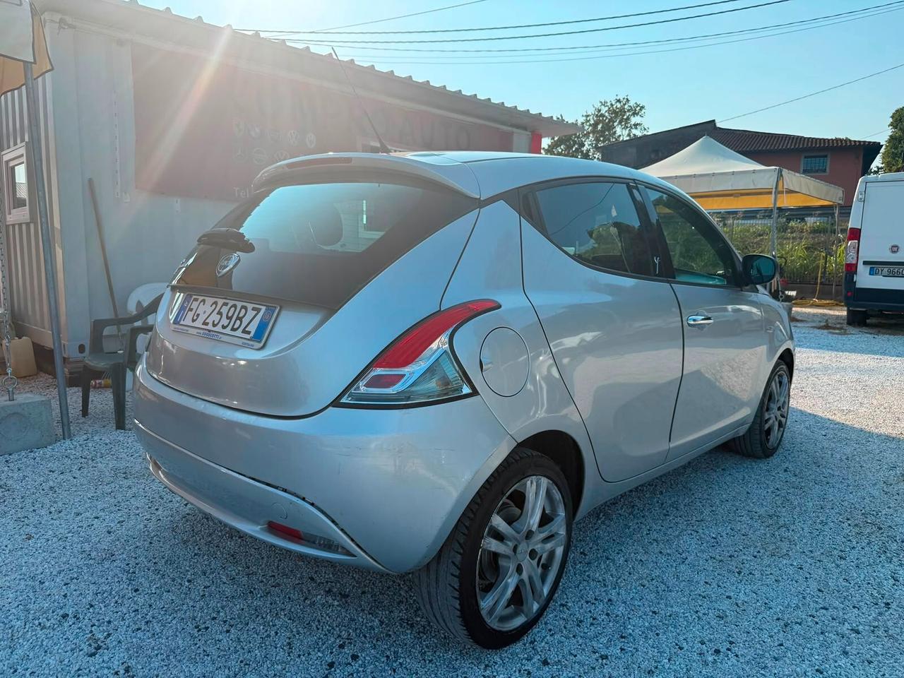 Lancia Ypsilon 1.2 69 CV 5 porte Gold