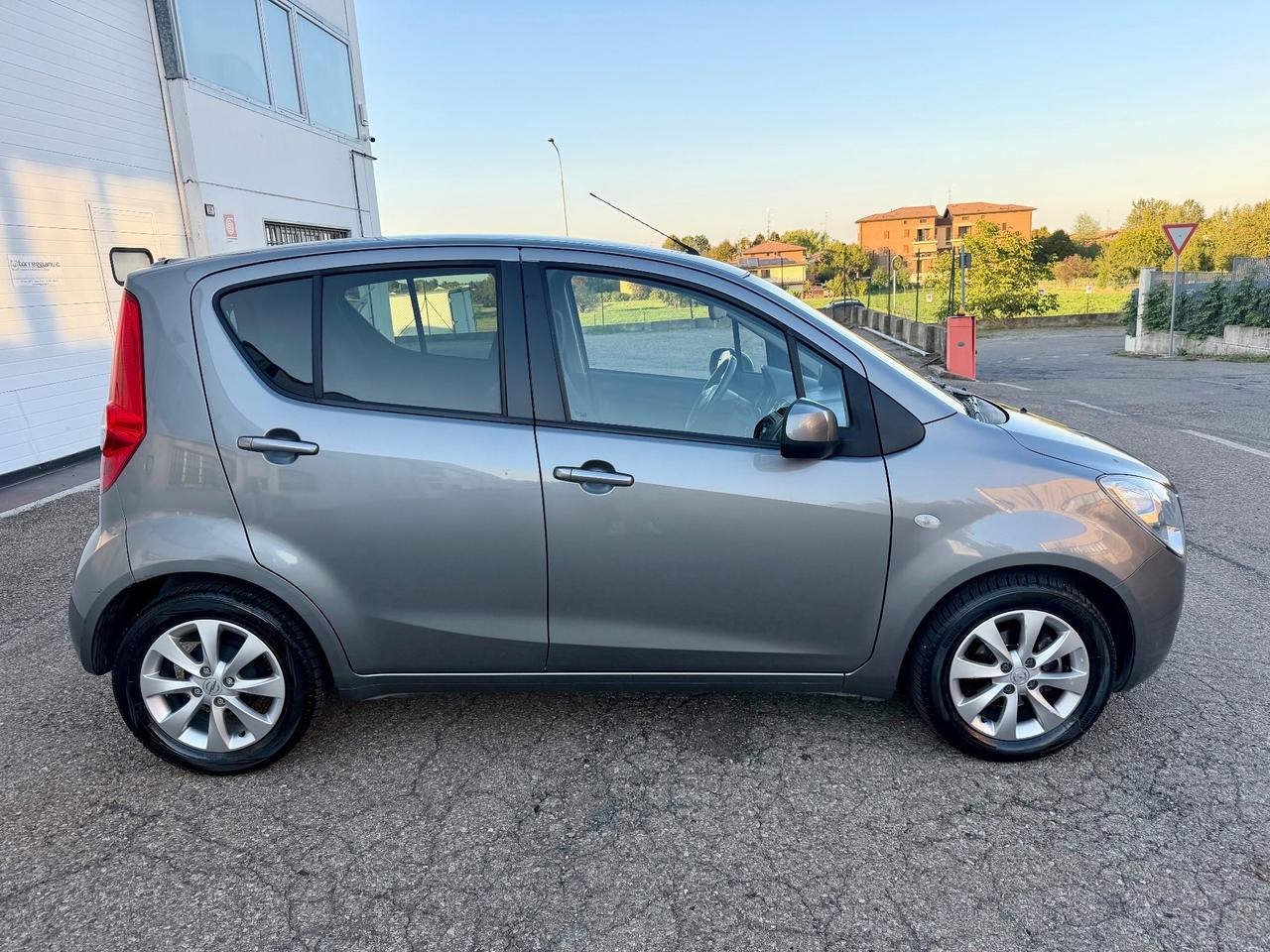 Opel Agila 1.2benz 94cv 2013 68.000km perfetta