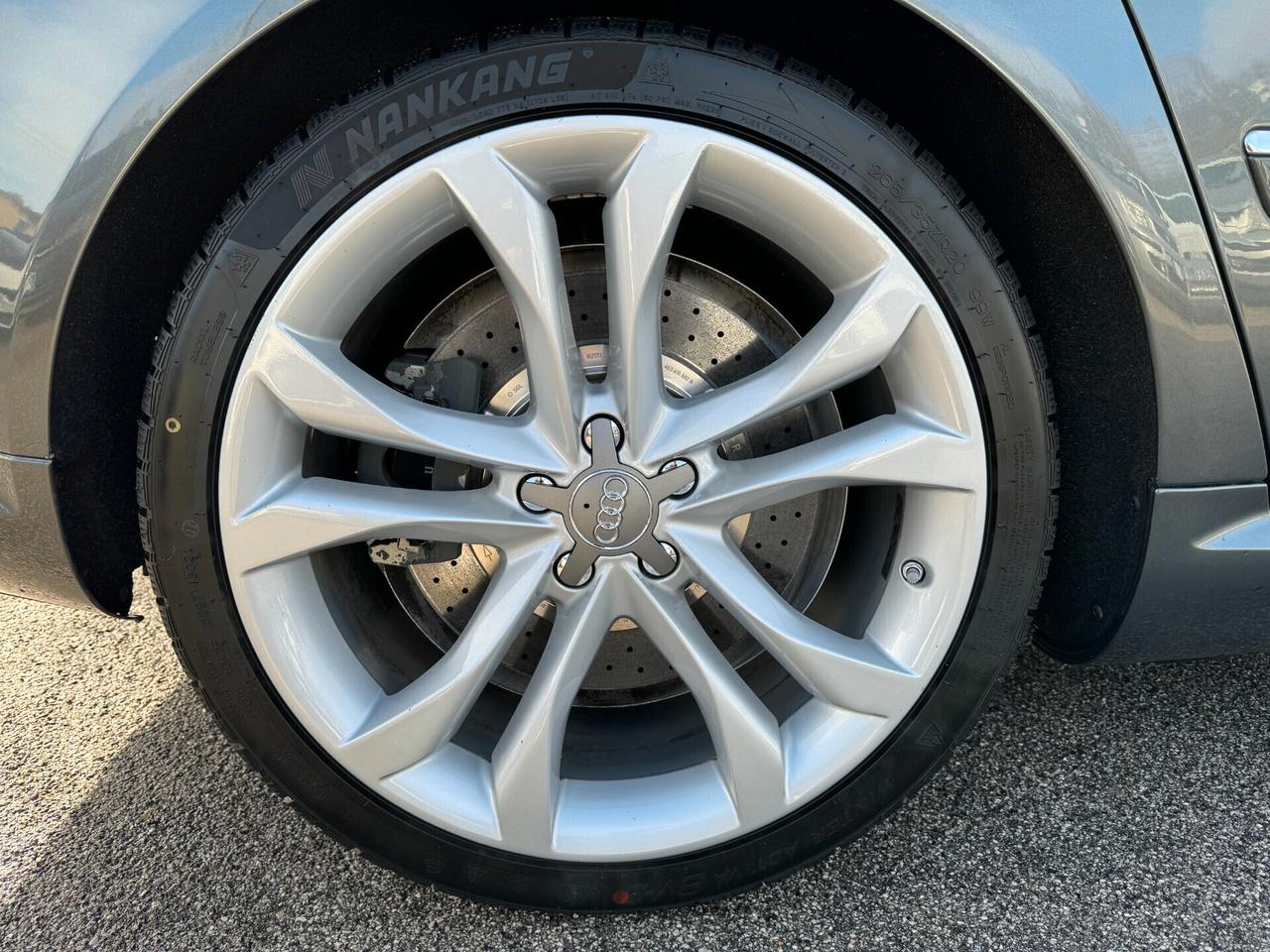 Audi A8 S8 5.2 V10 quattro tiptronic