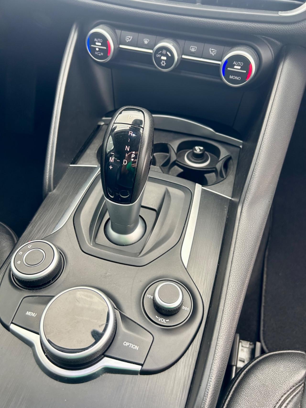 Alfa Romeo Giulia 2.2 180 CV AT8 Super FINANZIABILE
