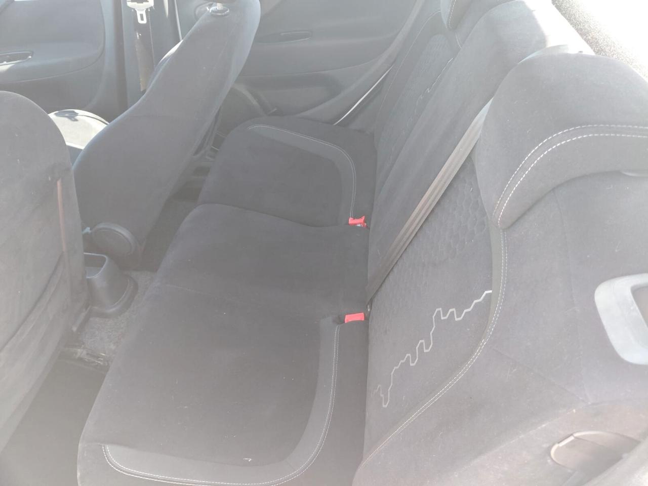 FIAT PUNTO ANNO 2015 BZ METANO ADATTA NEOPATENTATI KM 213 MILA