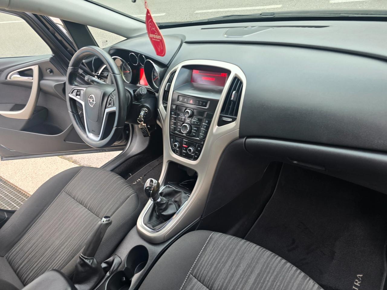 Opel Astra 1.4 100CV 5 porte Cosmo