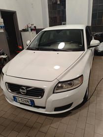 Volvo V50 D2 R-design