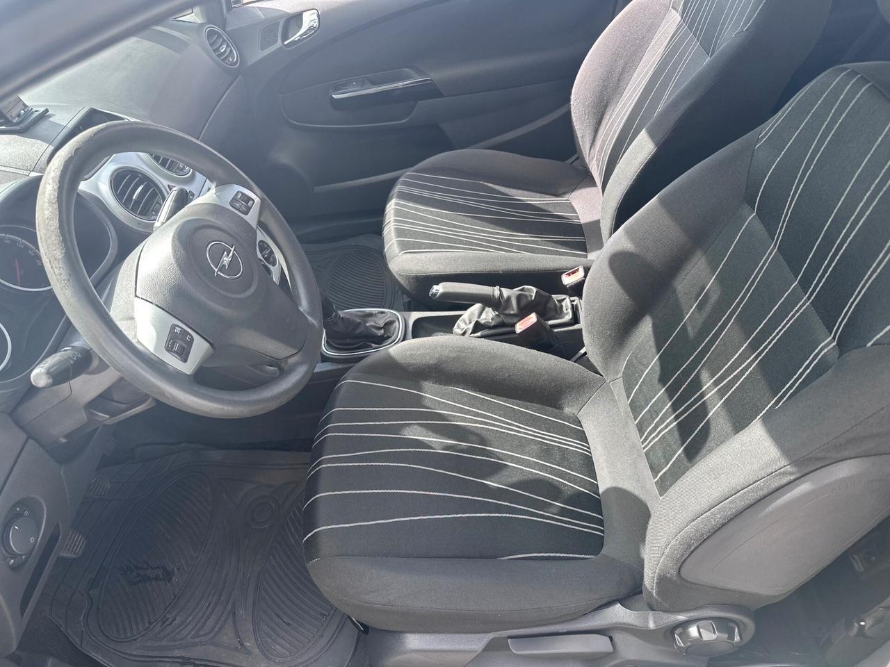 Opel Corsa 1.2 3 porte Club
