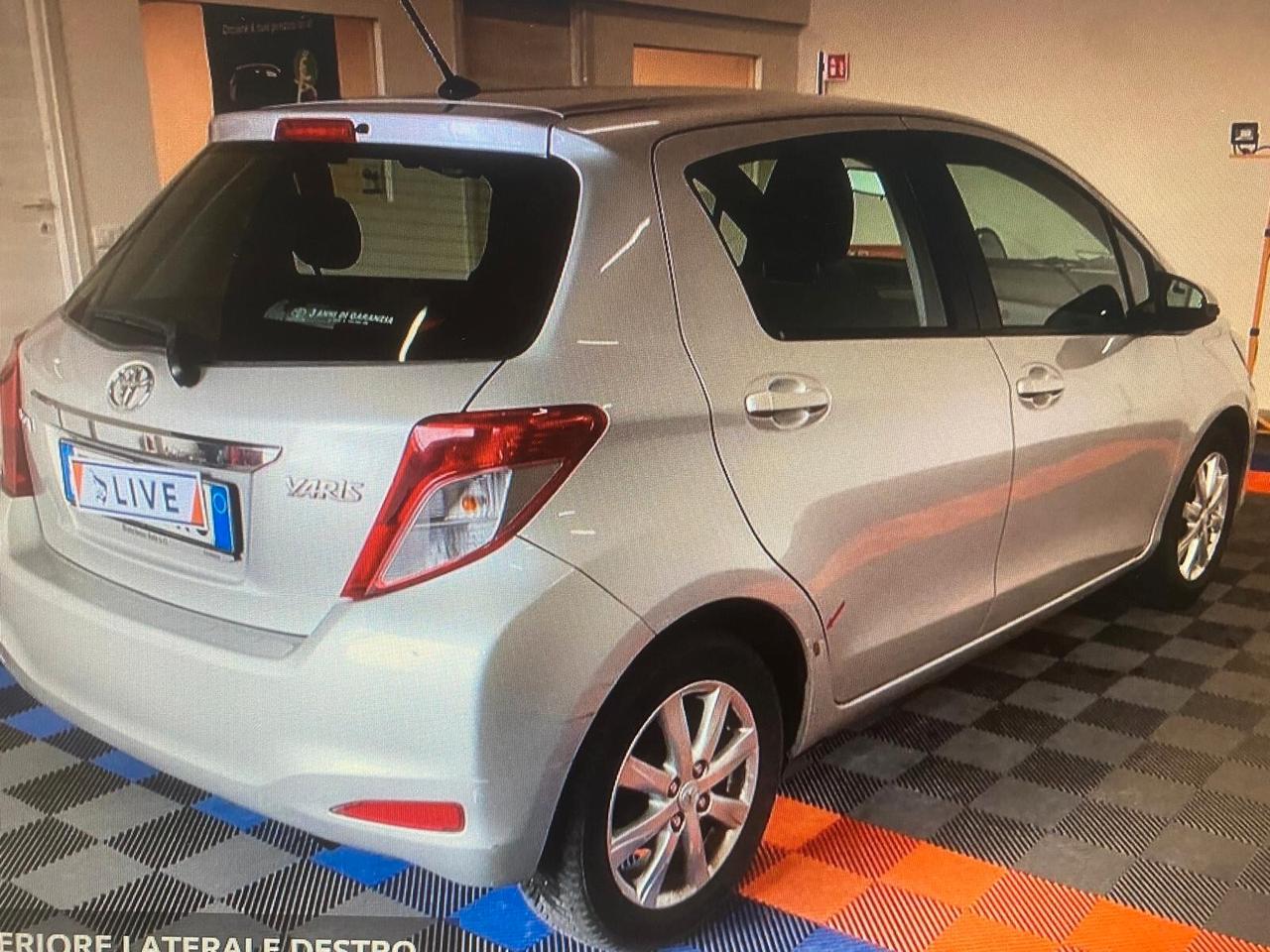 Toyota Yaris 1.0 5 porte Lounge