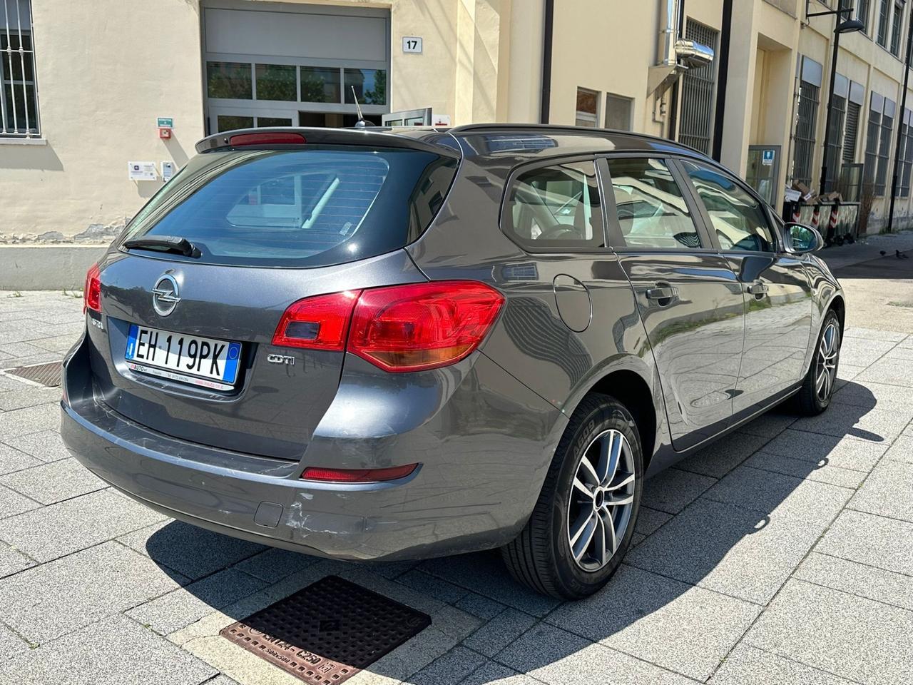 Opel Astra 1.7 CDTI 110CV Sports Tourer Cosmo