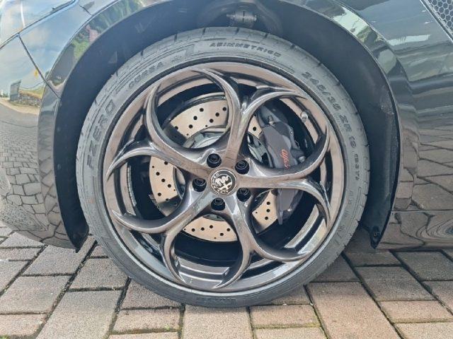 ALFA ROMEO Giulia 2.9 V6 Bi-Turbo AT8 Quadrifoglio