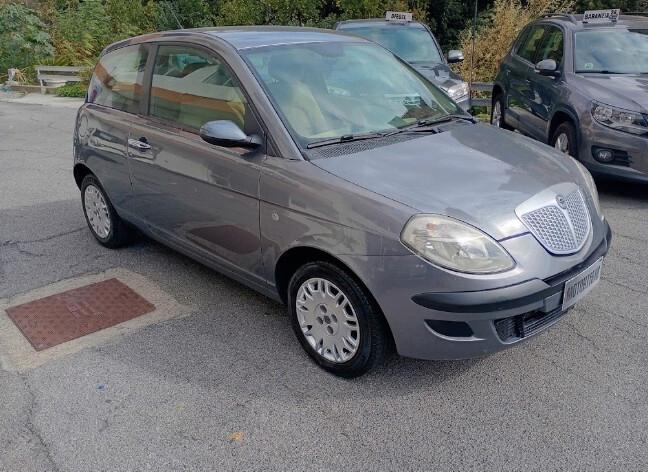 Lancia Ypsilon 1.3 MJT 75 CV Argento