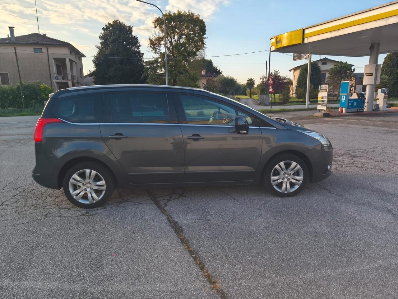 Peugeot 5008 1.6 THP 156CV Féline (Accetto Permute)