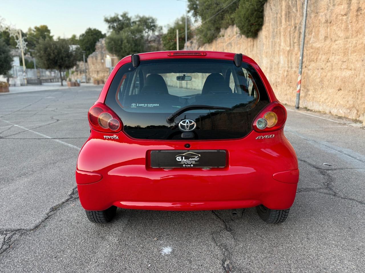 Toyota Aygo /1.0 68CV/NEOPATENTATI/5 POSTI/CLIMA