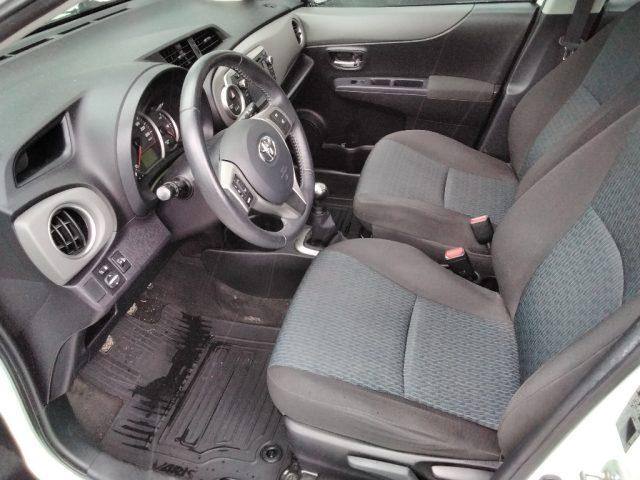 TOYOTA Yaris 1.0 5 porte Lounge
