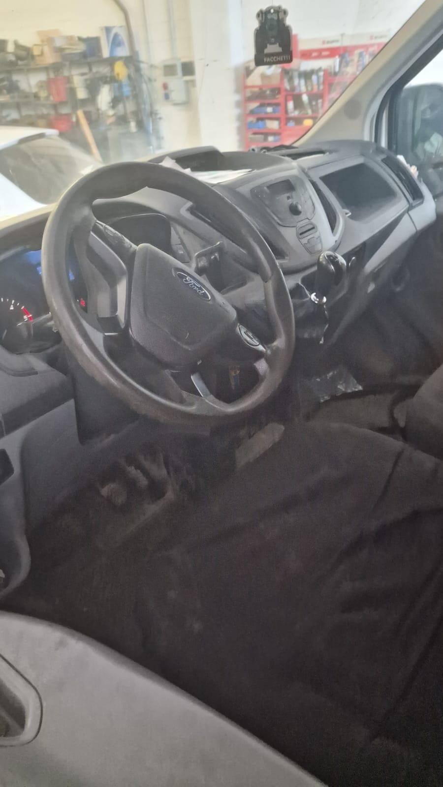 Ford Transit 2.2 tdci cassone fisso motore rotto