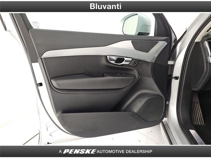 Volvo XC90 D5 AWD Geartronic 7 posti Momentum