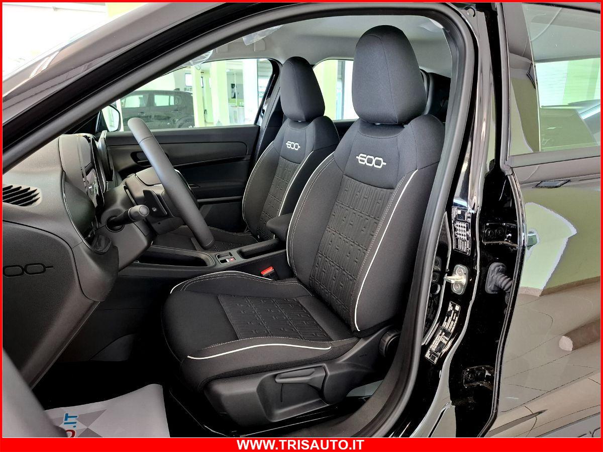FIAT 600 1.2T MHEV DCT POP NEOPATENTATI (FARI LED)