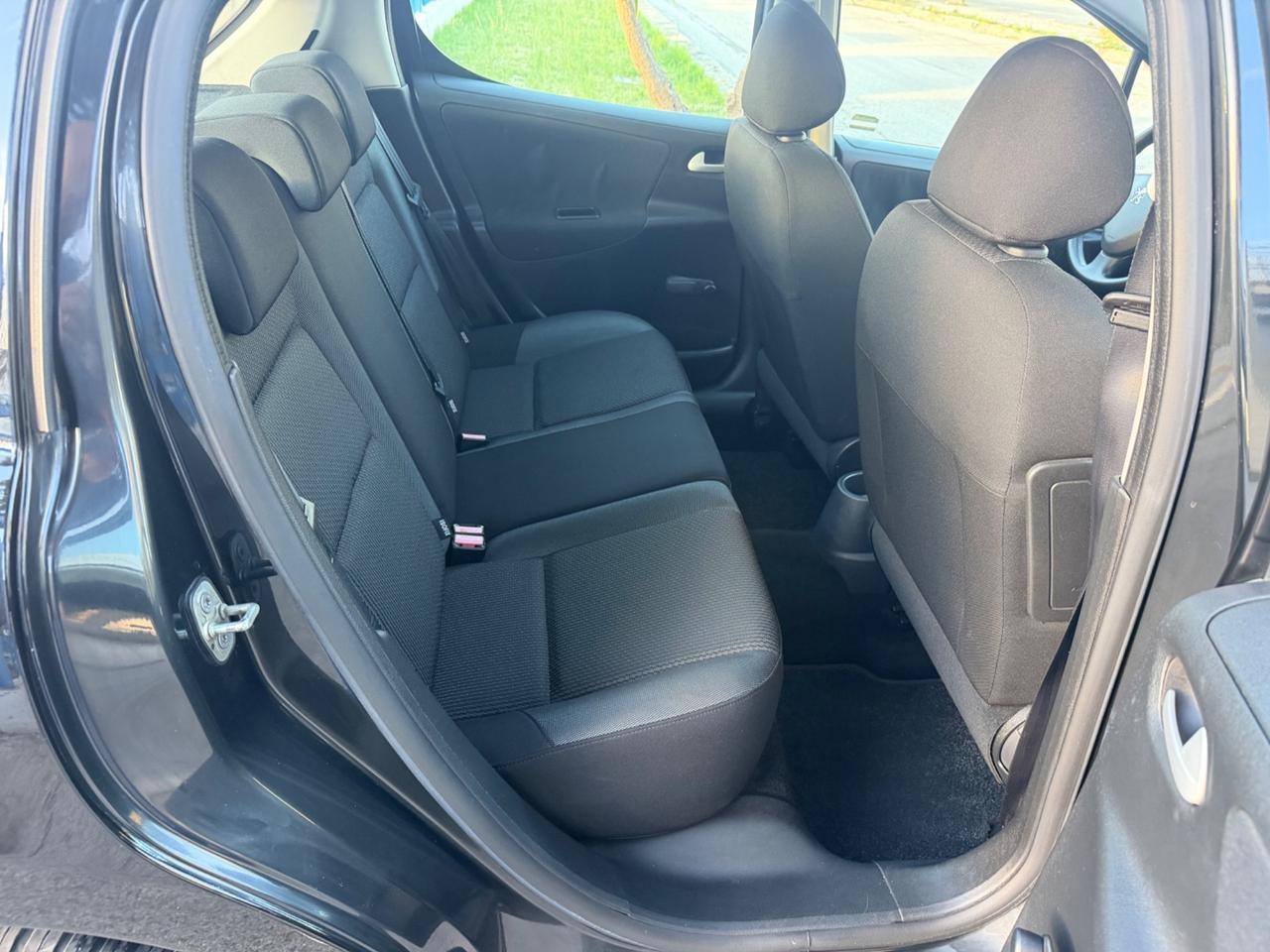 Peugeot 207 1.4 HDi 70 cavalli 2014
