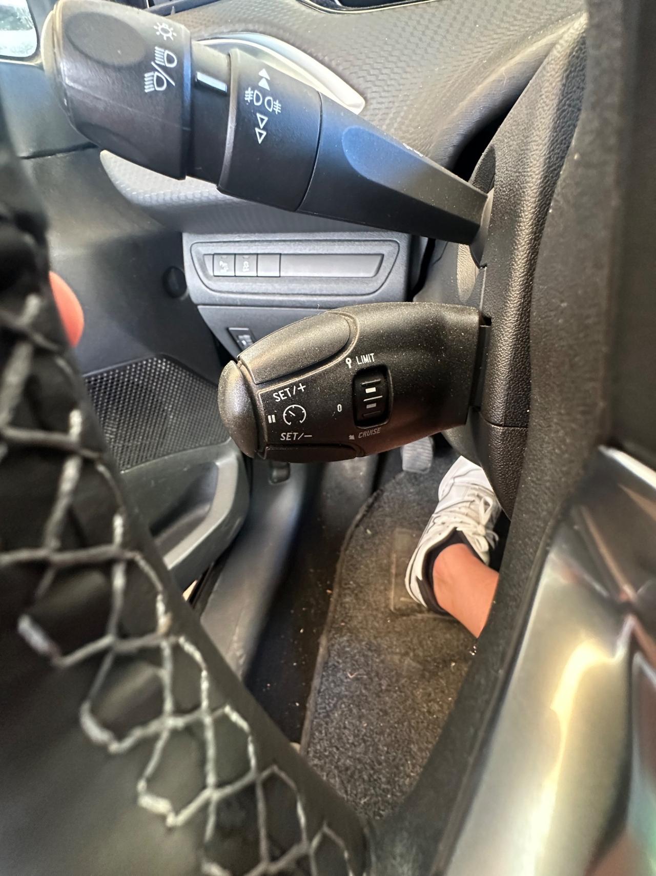 Peugeot 208 PureTech 82 5 porte Allure