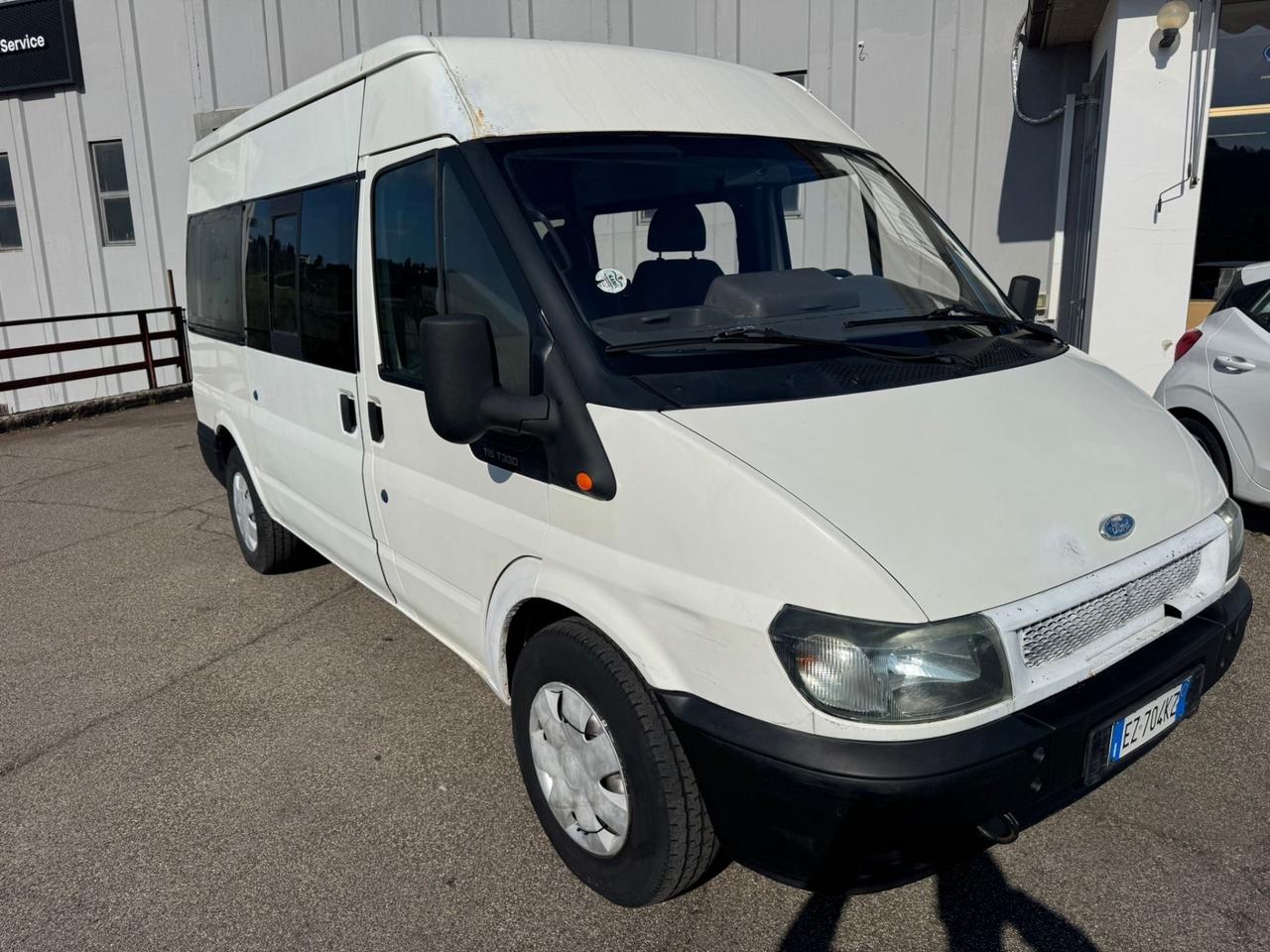Ford transit autobus 9 posti