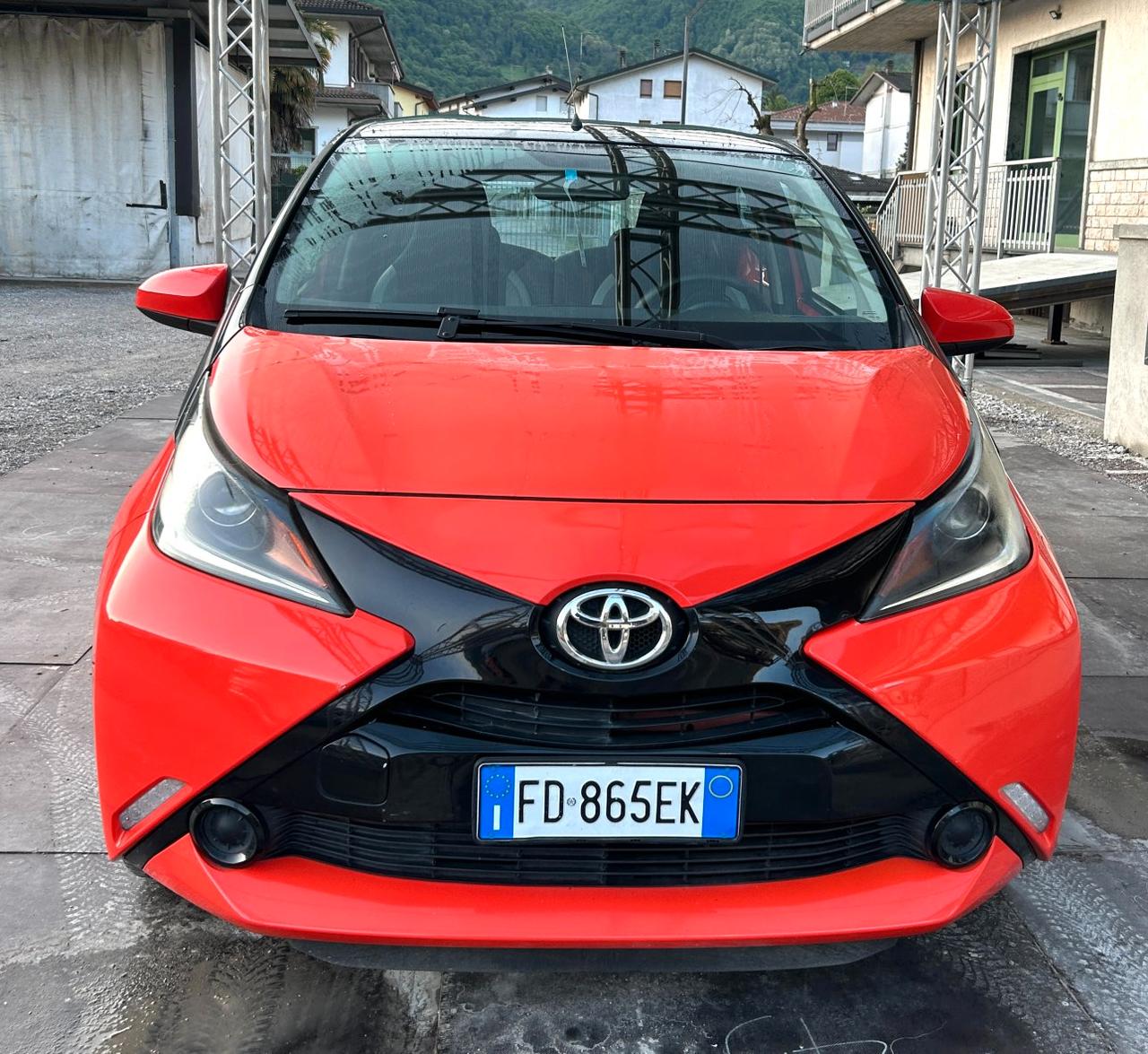 Toyota Aygo 5 Porte Aygo 5p 1.0 x-clusiv